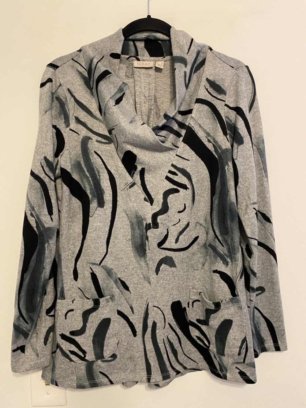 LOGO by Lori Goldstein Gray and Black Abstract Knit Top, no sign of wear